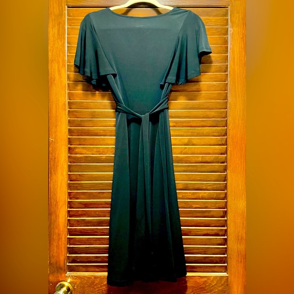 Slimming black dress: at work with a jacket & still ready for a classy party - Picture 11 of 14